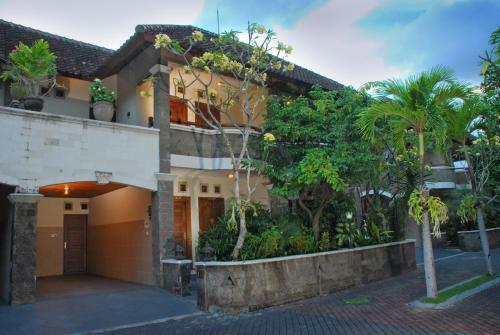 Hostal Taman Ayu 212