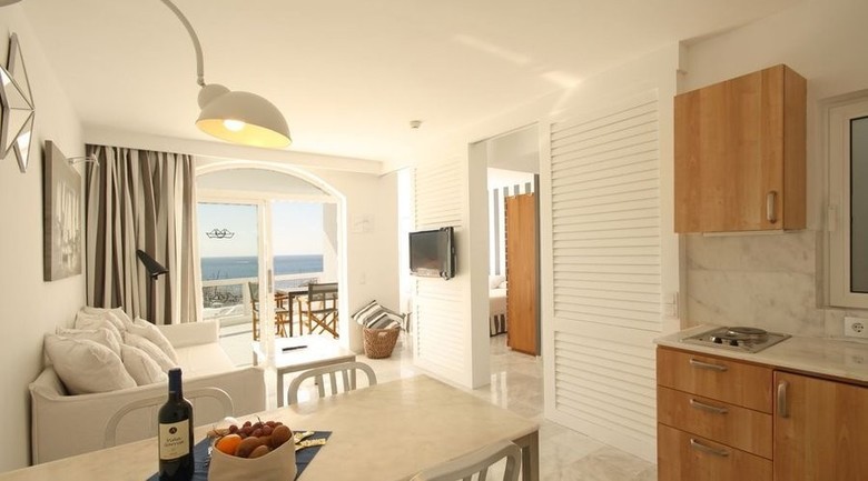 Apartamentos Marina Bayview - S�lo Adultos
