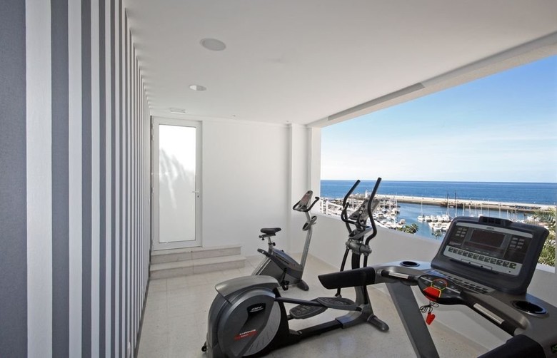 Apartamentos Marina Bayview - S�lo Adultos