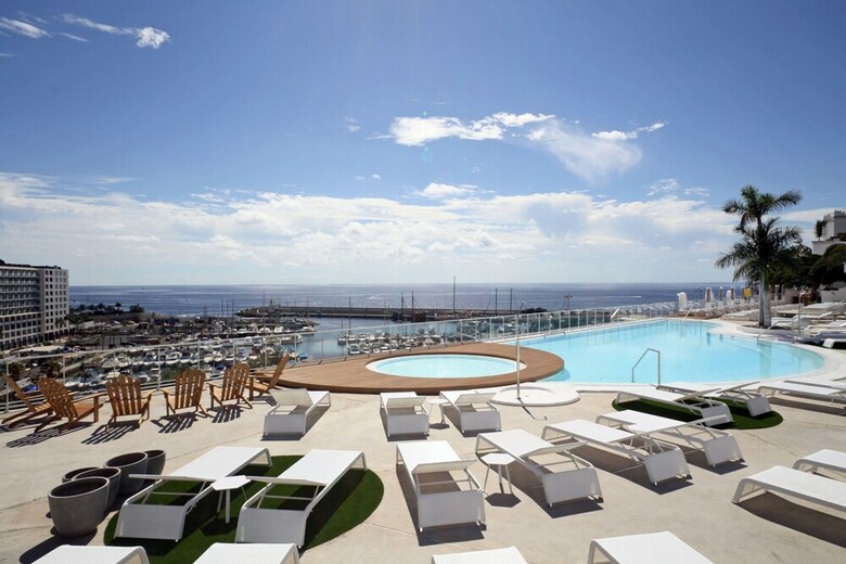 Apartamentos Marina Bayview - S�lo Adultos