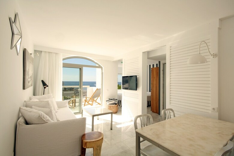 Apartamentos Marina Bayview - S�lo Adultos