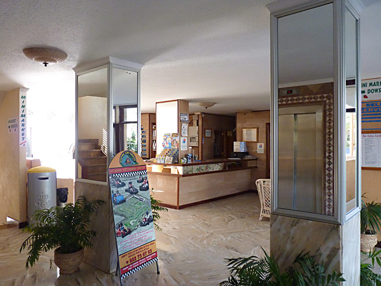 Apartamentos Caribe