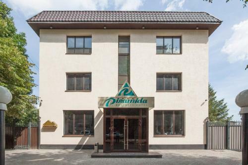 Piramida Hotel