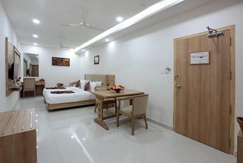Hotel Anjali Park