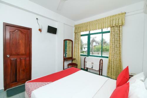 Night Station Hotel