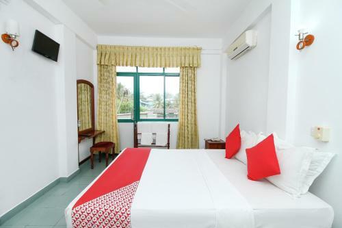 Night Station Hotel
