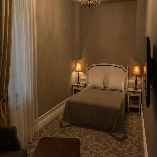 Razumovsky Business Club Hotel