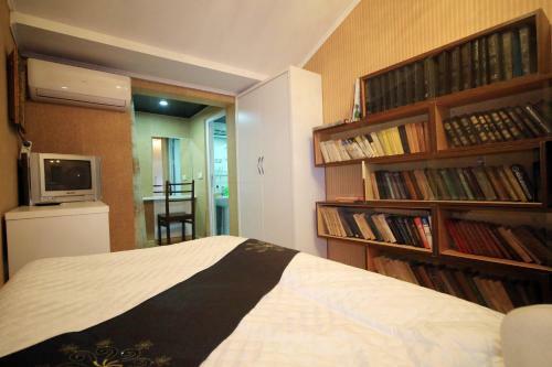 Hostal Edelveis Guest House