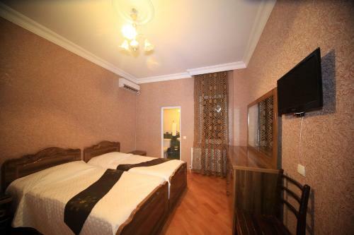 Hostal Edelveis Guest House