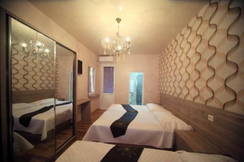 Hostal Edelveis Guest House