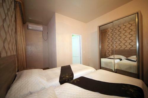 Hostal Edelveis Guest House