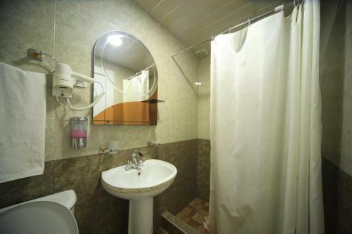 Hostal Edelveis Guest House