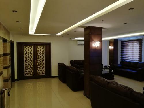 Seven Days Hotel