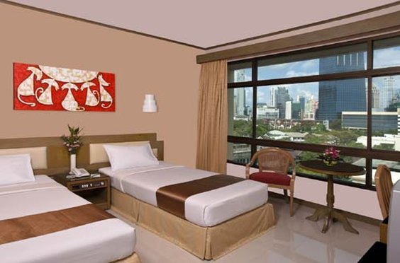 Pinnacle Lumpinee Hotel & Spa