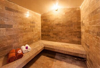 Pinnacle Lumpinee Hotel & Spa