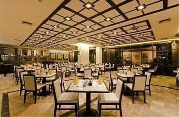 Pinnacle Lumpinee Hotel & Spa