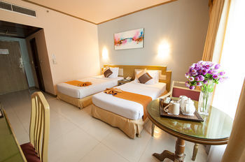 Pinnacle Lumpinee Hotel & Spa