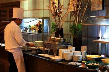 Pinnacle Lumpinee Hotel & Spa