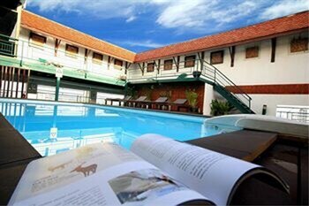 Pinnacle Lumpinee Hotel & Spa