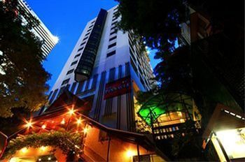 Pinnacle Lumpinee Hotel & Spa