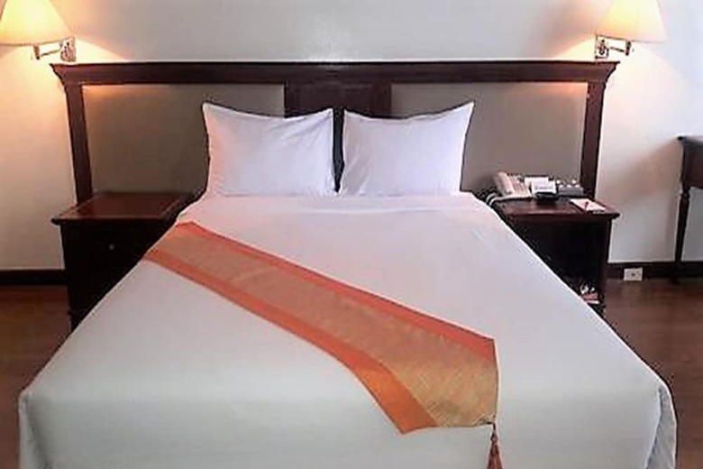 Tai-pan Hotel