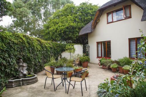 Hostal The Celtis Manor Guest House
