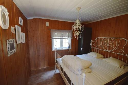 Lodge Halvorseth Yurts