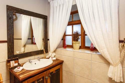 Hostal De Denne Guest House