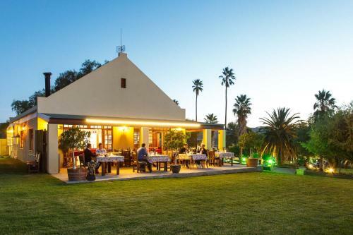 Hostal De Denne Guest House