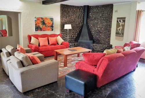 Hotel Lake Naverone Holiday Cottages