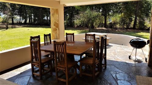 Hotel Lake Naverone Holiday Cottages