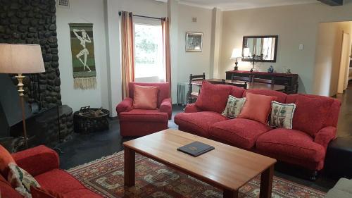 Hotel Lake Naverone Holiday Cottages