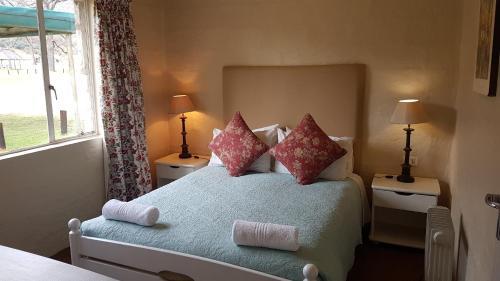 Hotel Lake Naverone Holiday Cottages