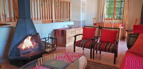 Hotel Lake Naverone Holiday Cottages