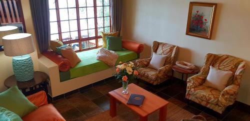 Hotel Lake Naverone Holiday Cottages