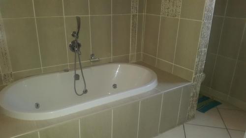 Hostal Ikaze Guest House