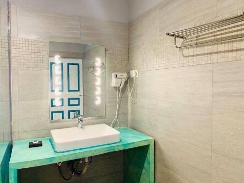 Hotel Thaprobane Beach House