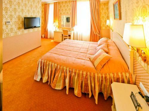 Hotel Alleya Grand