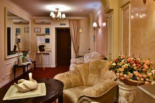 7 Sky Hotel Klinicheskaya Street