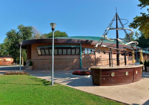 Hotel Tourist Resort Ribarsko Ostrvo