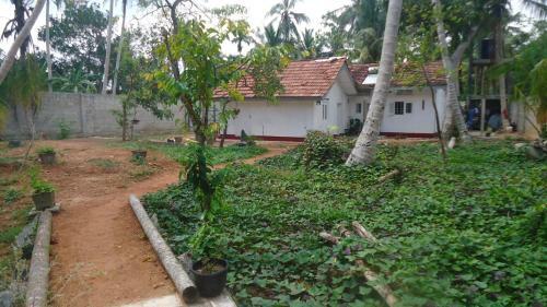 Hostal Bandhusena House & Apartment
