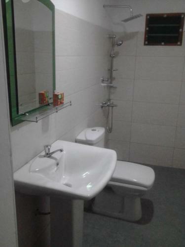 Hostal Bandhusena House & Apartment