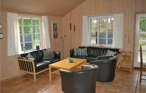Hostal Holiday Home Torndrup Strand Hals