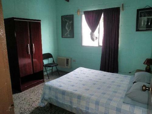 Hostal Guesthouse Dos Molinos B&B
