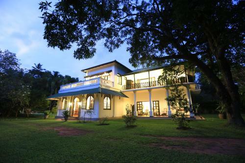 Hotel Horathapola Estate