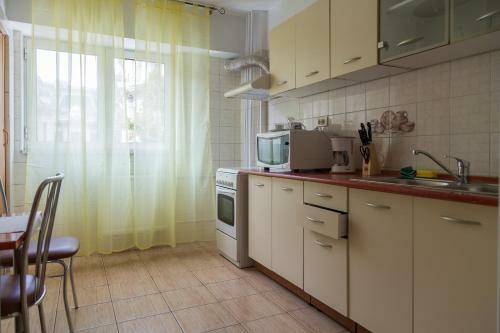 Sunny Old Town Apartments