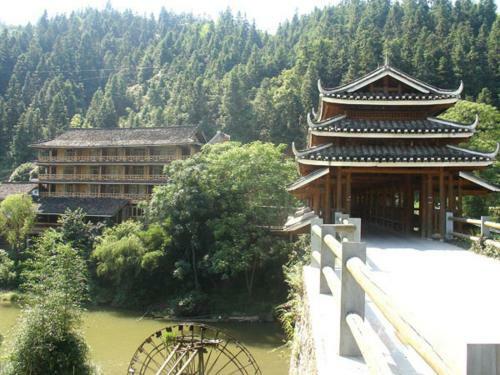 Dong Village Hotel