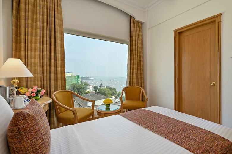 Hotel Fariyas