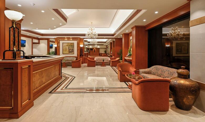 Hotel Fariyas