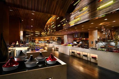 Hotel Solaire Resort & Casino